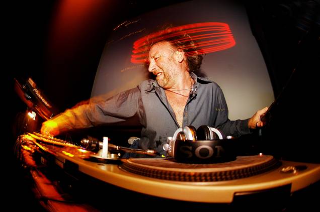 O inglês Peter Hook O inglês Peter Hook