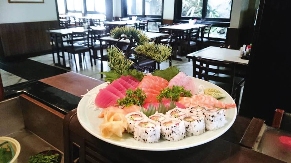 O combinado de sushi e sashimi