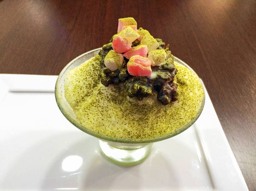 Chá verde: bem típico, o gelado recebe ainda feijão doce e moti Chá verde: bem típico, o gelado recebe ainda feijão doce e moti