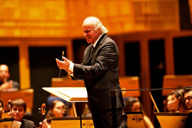 O maestro Isaac Karabtchevsky
