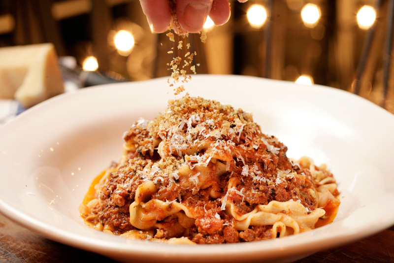 Pappardelle ao ragu de porco, erva-doce e vinho tinto