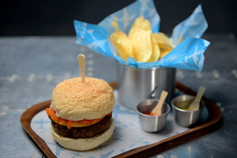 O jet lag burger, do bar Jet Lag, nos Jardins O jet lag burger, do bar Jet Lag, nos Jardins