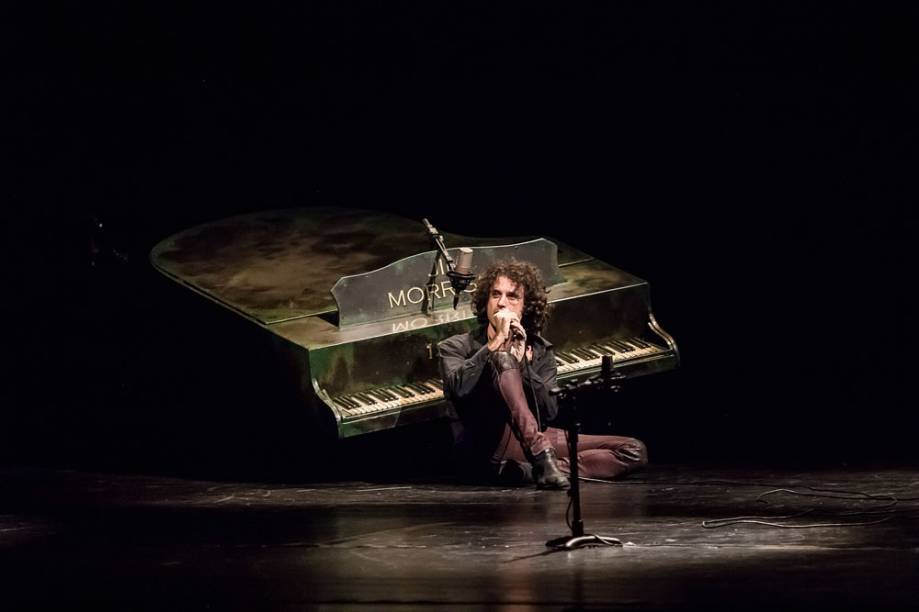 Eriberto Leão: o ator vive o líder do The Doors e um fã obcecado Eriberto Leão: o ator vive o líder do The Doors e um fã obcecado