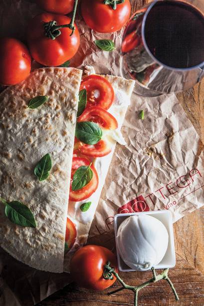 	A versão de mussarela de búfala, tomate e manjericão, da La Bottega: 25 reais