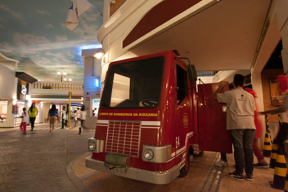 Uma das atrações mais concorridas é o corpo de bombeiros Uma das atrações mais concorridas é o corpo de bombeiros