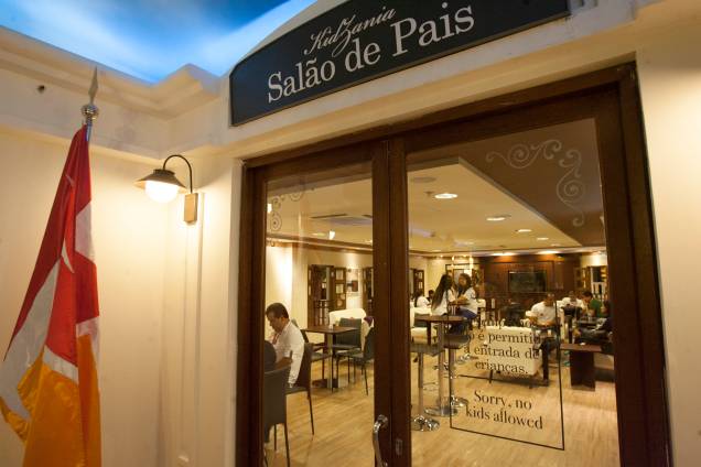 No Salão de Pais, as crianças não entram No Salão de Pais, as crianças não entram