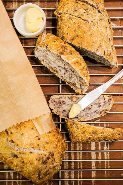 ciabatta de nozes: produção de fornadas a toda hora ciabatta de nozes: produção de fornadas a toda hora