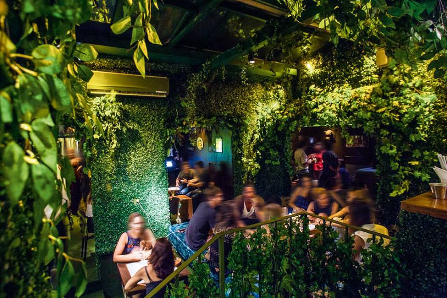 Bar Revelação: o endereço de decoração extravagante ferve desde a inauguração