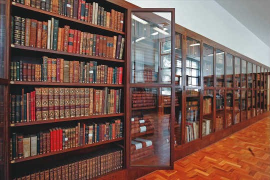 Sala de obras raras: 360.000 itens para consulta Sala de obras raras: 360.000 itens para consulta