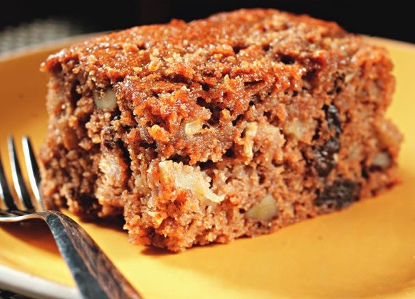 Bolo de maçã e uvapassa Bolo de maçã e uvapassa