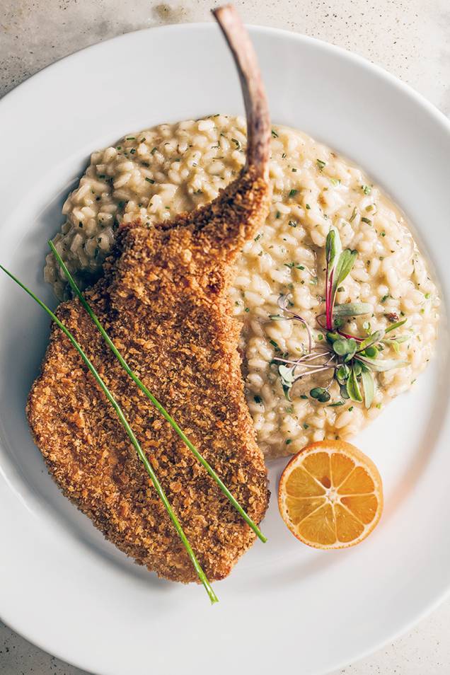 Costeleta suína com risoto de limão-cravo Costeleta suína com risoto de limão-cravo
