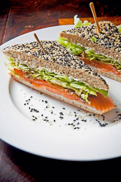 Sanduíche de salmão Sanduíche de salmão