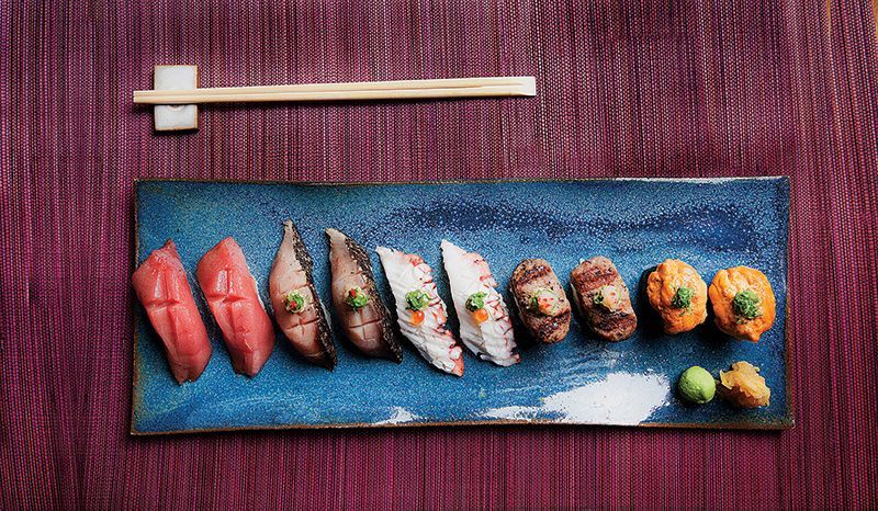 Em pares: cobertos por toro, tai, tako, kobe beef e uni