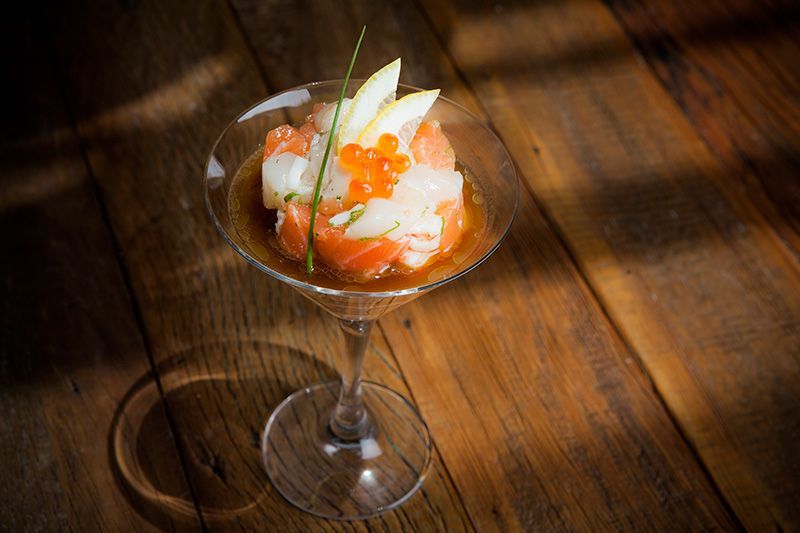 Tartare de vieira, camarão e salmão Tartare de vieira, camarão e salmão