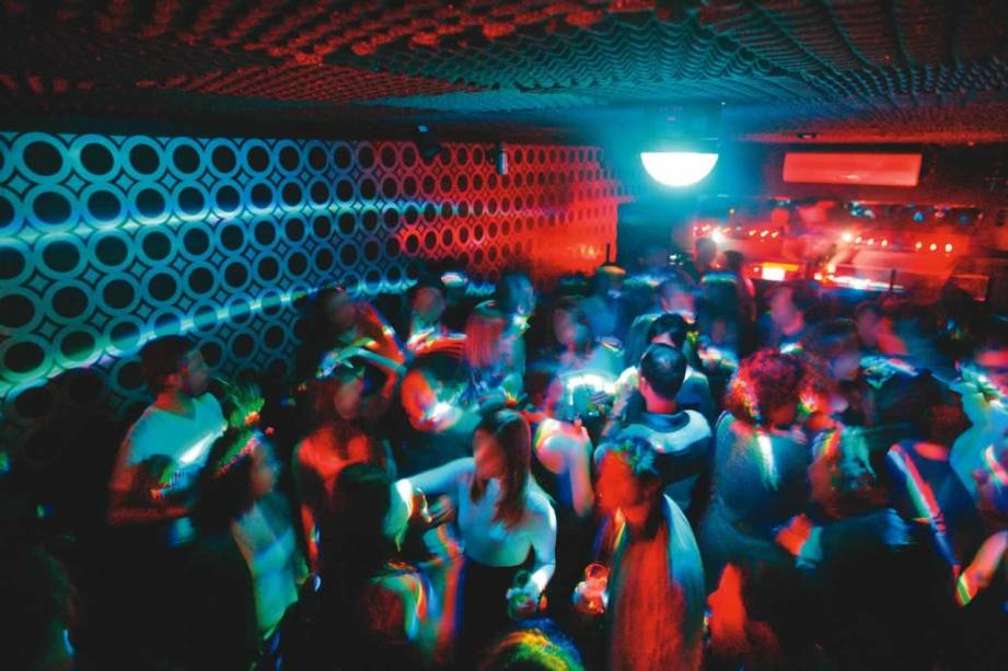 Alberta #3: fotográfo Bob Gruen faz as vezes de DJ na festa Rocks Off Alberta #3: fotográfo Bob Gruen faz as vezes de DJ na festa Rocks Off