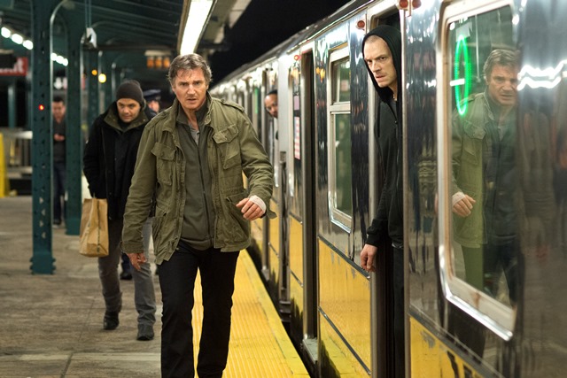 "Noite Sem Fim": o motorista (Joel Kinnaman) que testemunha um crime