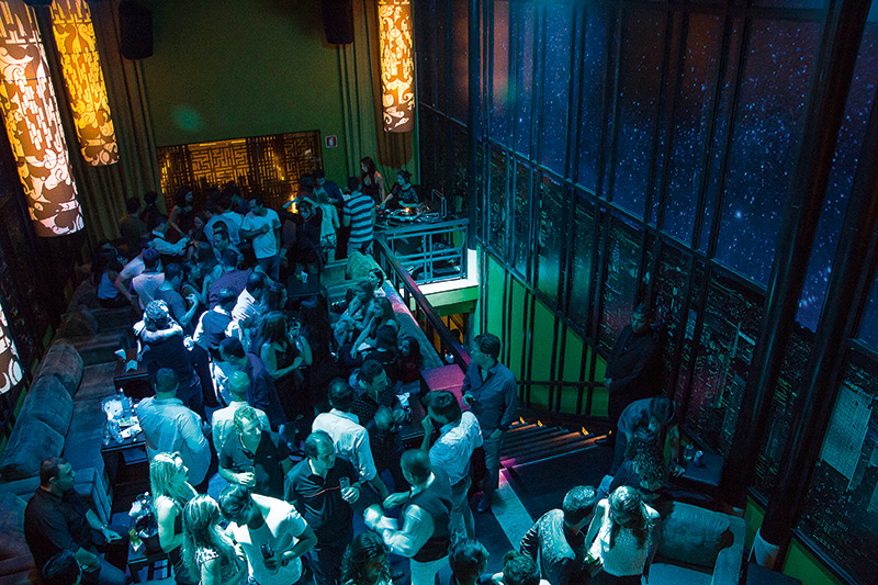 Panorama: o lounge é o lugar certo para encontrar gente bonita Panorama: o lounge é o lugar certo para encontrar gente bonita