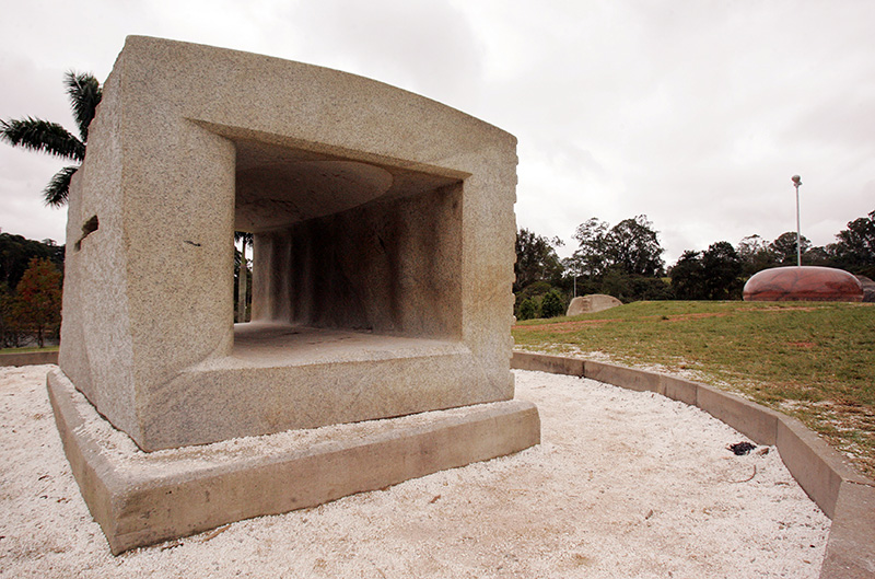 Eles encontram diversas brincadeiras na estrutura, como escorregadores, trepa-trepa e até túneis Eles encontram diversas brincadeiras na estrutura, como escorregadores, trepa-trepa e até túneis