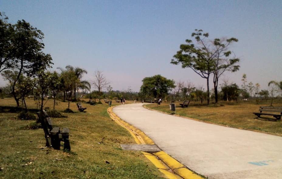 Pista para caminhada no Parque Villa-Lobos