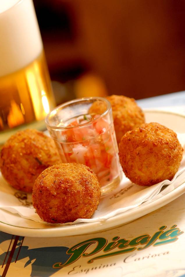 Porção do bolinho casquinha da portela, do cardápio regular, no bar Pirajá. Porção do bolinho casquinha da portela, do cardápio regular, no bar Pirajá.