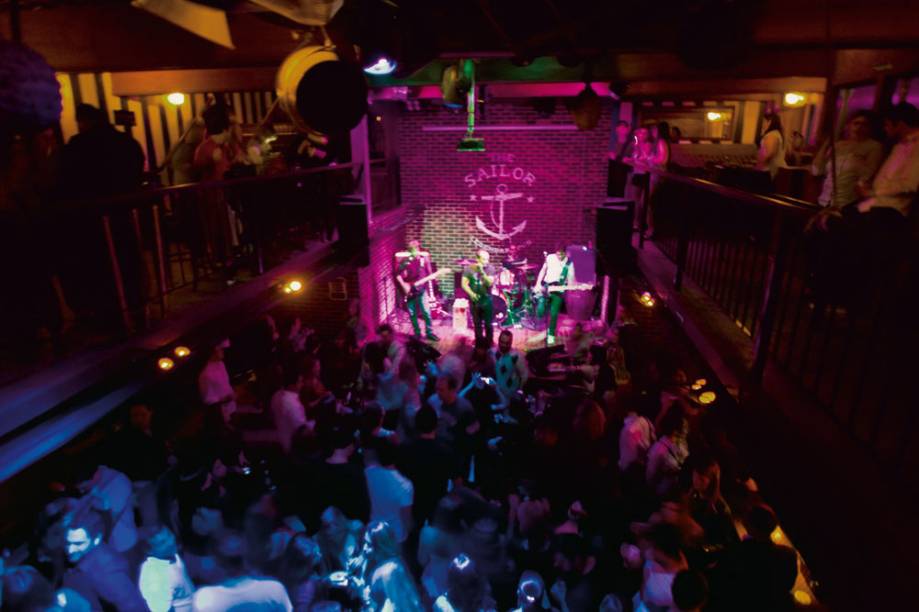 A pista no térreo: ponto de badalação A pista no térreo: ponto de badalação