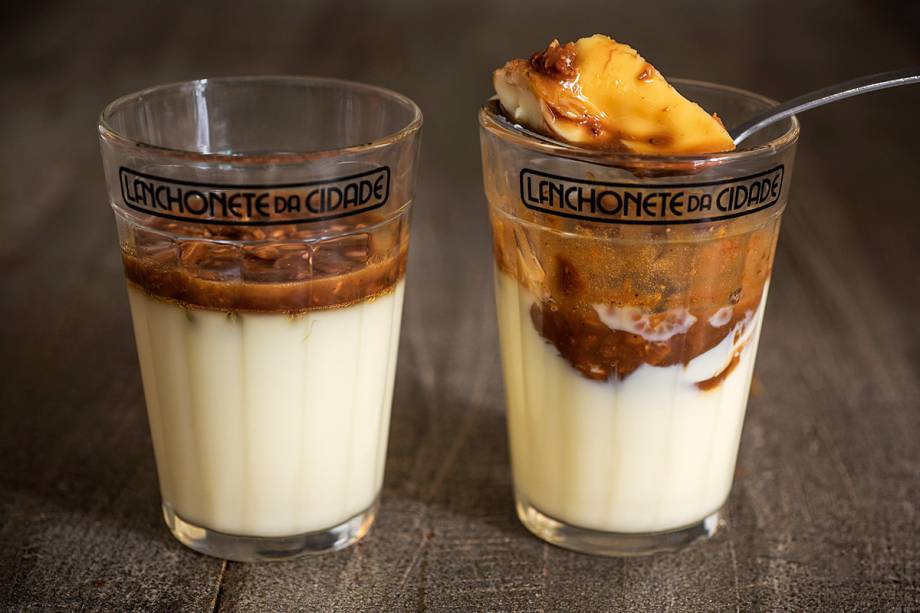 O pudim de leite: finalizado com castanha-de-caju O pudim de leite: finalizado com castanha-de-caju