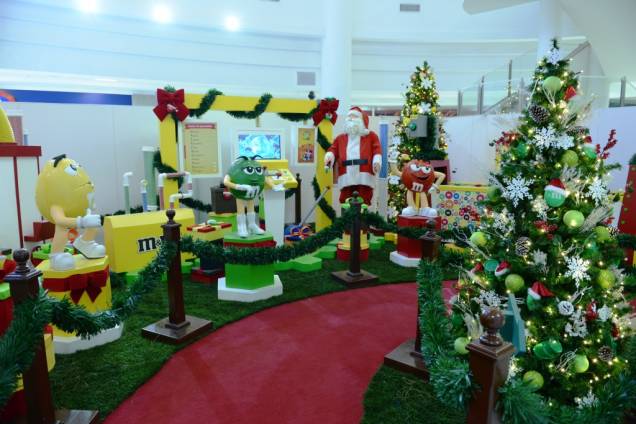 A decoração de Natal do complexo tem parceria com a M&M’s A decoração de Natal do complexo tem parceria com a M&M’s