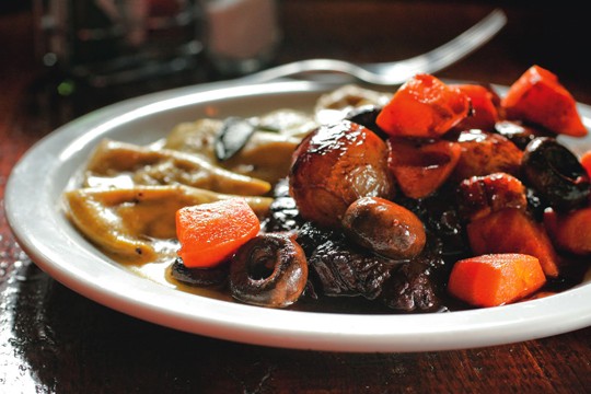 Boeuf bourguignon com ravióli: R$ 39,00 Boeuf bourguignon com ravióli: R$ 39,00