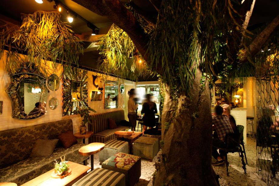 Sem o nome na lista, é quase impossível conseguir um lugar Sem o nome na lista, é quase impossível conseguir um lugar