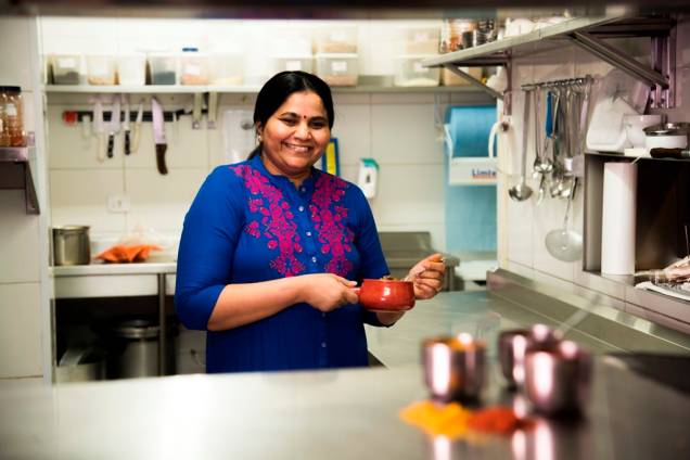A cozinheira indiana Deepali Bavaskar A cozinheira indiana Deepali Bavaskar