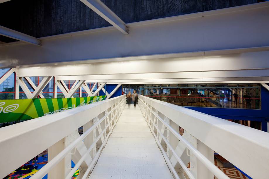 Passarela interna do Sesc Vila Mariana Passarela interna do Sesc Vila Mariana