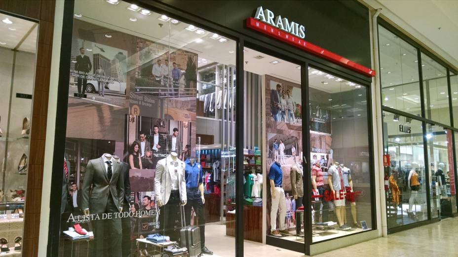 Conhecida marca de menswear oferece peças versáteis para o trabalho e, também, para momentos de lazer