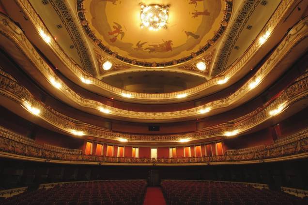 O Teatro Municipal: restaurado em 2011, após quase três anos em obras O Teatro Municipal: restaurado em 2011, após quase três anos em obras