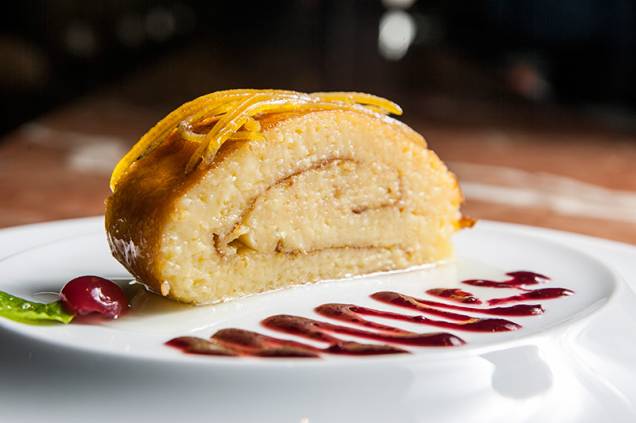 Com um delicioso toque cítrico, o pudim de laranja brilha entre as sobremesas Com um delicioso toque cítrico, o pudim de laranja brilha entre as sobremesas
