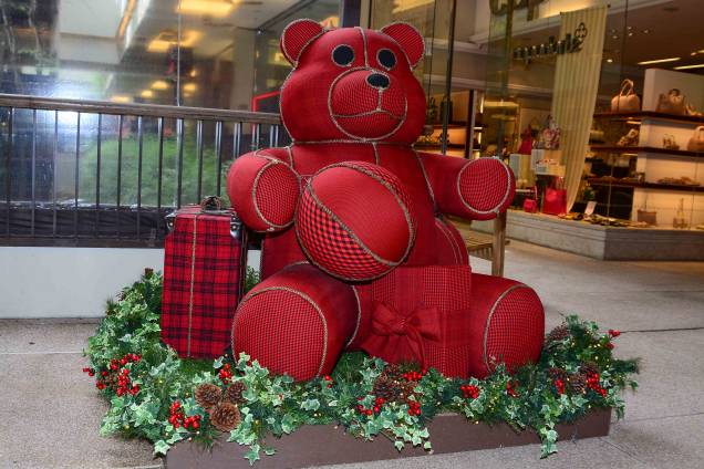 Animais de tecido compõem a decoração de Natal do Shopping Cidade Jardim Animais de tecido compõem a decoração de Natal do Shopping Cidade Jardim