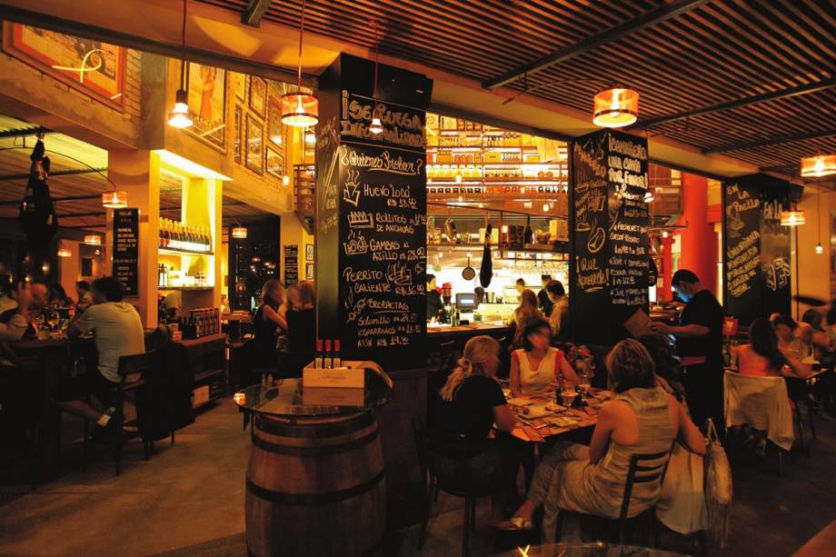 A filial paulistana: montada numa ampla esquina da Vila Madalena A filial paulistana: montada numa ampla esquina da Vila Madalena