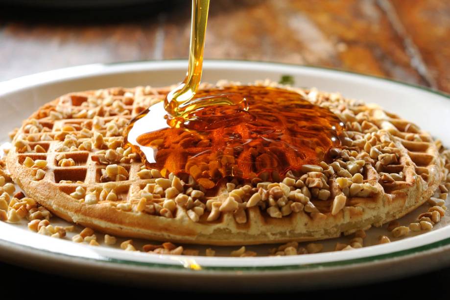 Waffle: cobertura de mel e nozes Waffle: cobertura de mel e nozes