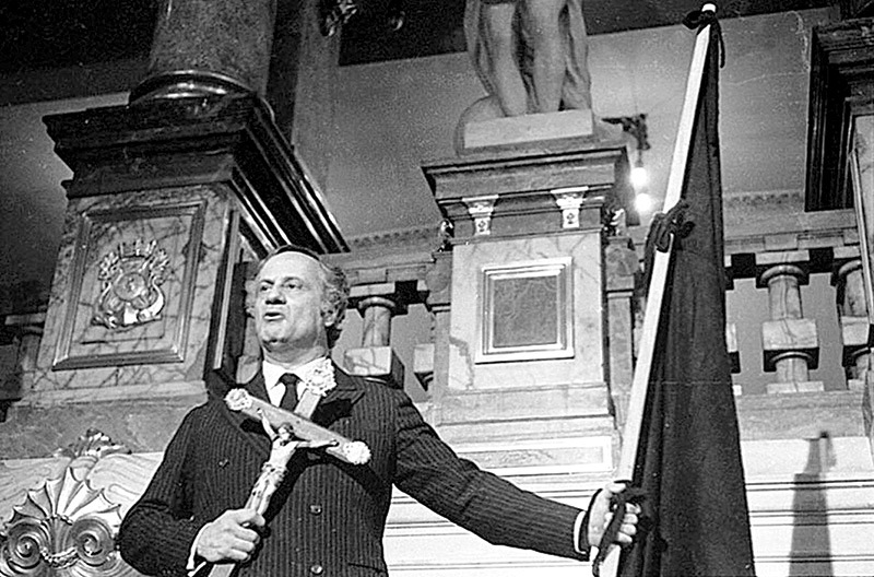 Terra em Transe, exibição no domingo (6/4) às 15h Terra em Transe, exibição no domingo (6/4) às 15h