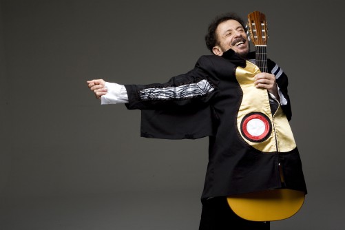 Tom Zé faz música sobre as manifestações no país