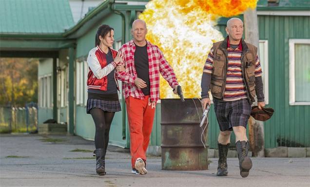 RED 2 - Aposentados e Ainda Mais Perigosos: Mary-Louise, Willis e Malkovich, enredo burocrático RED 2 - Aposentados e Ainda Mais Perigosos: Mary-Louise, Willis e Malkovich, enredo burocrático