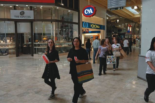 Shopping Center Norte: corredores amplos Shopping Center Norte: corredores amplos