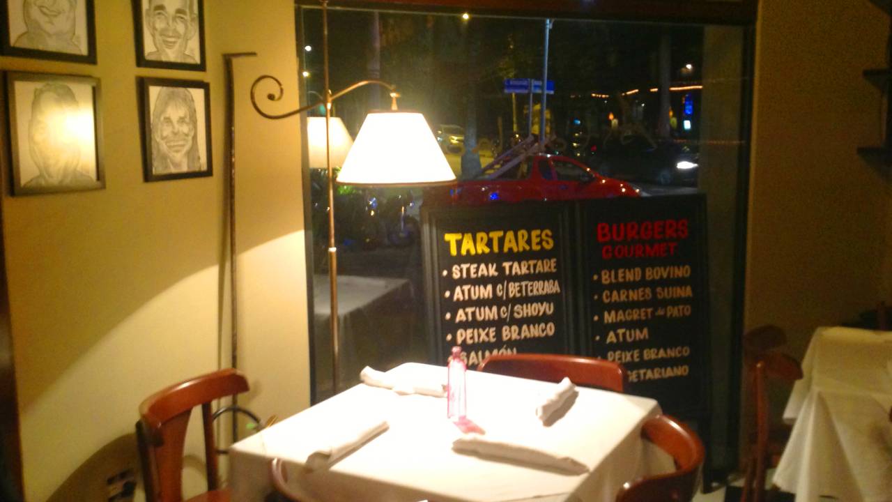 1-Astolpho_Burger_Gourmet_Tartares_ambiente1