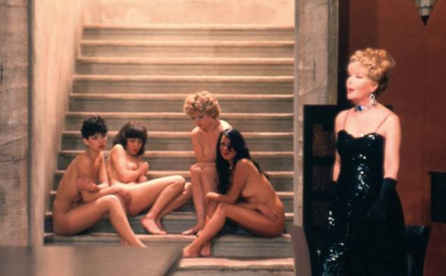 Cena do filme "Saló, os 120 Dias de Sodoma" (EUA, 1975) de Pier Paolo Pasolini Cena do filme "Saló, os 120 Dias de Sodoma" (EUA, 1975) de Pier Paolo Pasolini