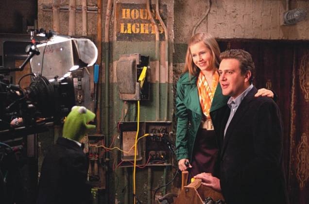 Amy Adams e Jason Segel encontram Kermit, o sapo: Os Muppets faz sucesso entre adultos e crianças Amy Adams e Jason Segel encontram Kermit, o sapo: Os Muppets faz sucesso entre adultos e crianças