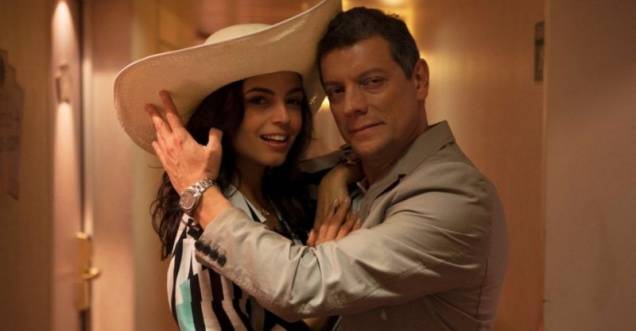 S.O.S. - Mulheres ao Mar: Eduardo (Marcelo Airoldi) e a nova namorada, Beatriz (Emanuelle Araújo) S.O.S. - Mulheres ao Mar: Eduardo (Marcelo Airoldi) e a nova namorada, Beatriz (Emanuelle Araújo)