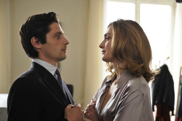 O Palácio Francês: os atores Raphaël Personnaz e Julie Gayet O Palácio Francês: os atores Raphaël Personnaz e Julie Gayet