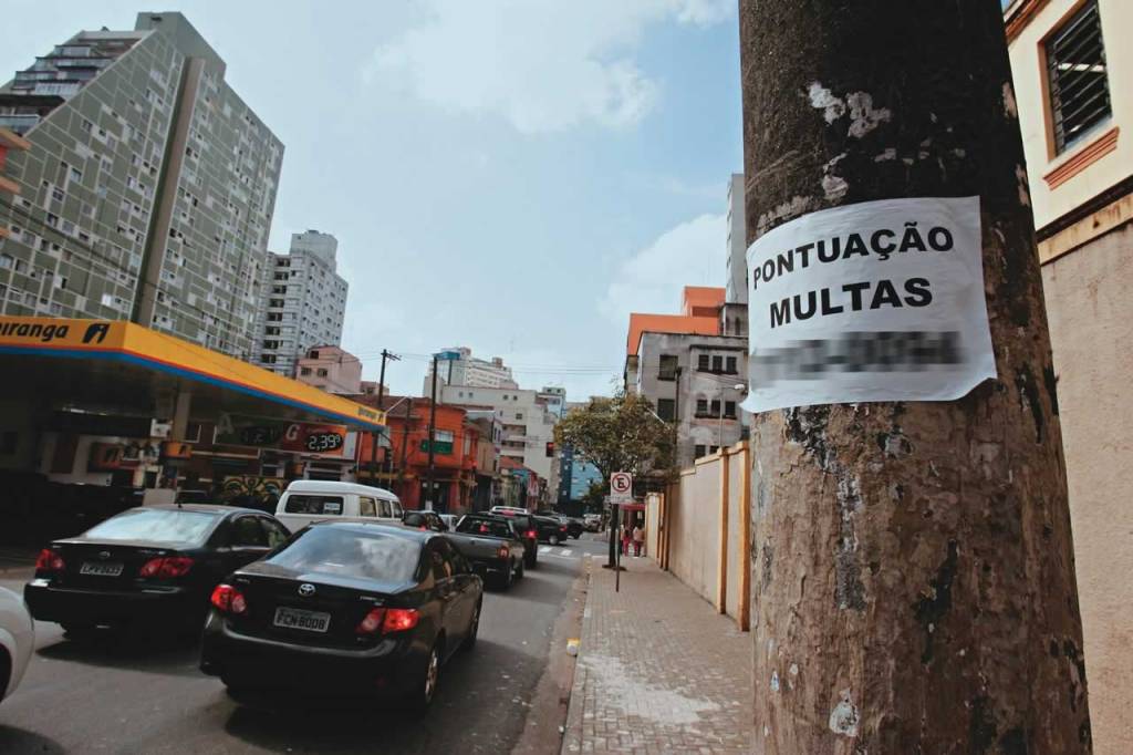 Criminosos assumem infrações de motoristas em troca de dinheiro