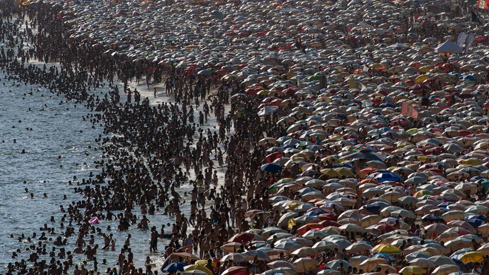 praia ipanema cheia praia ipanema cheia