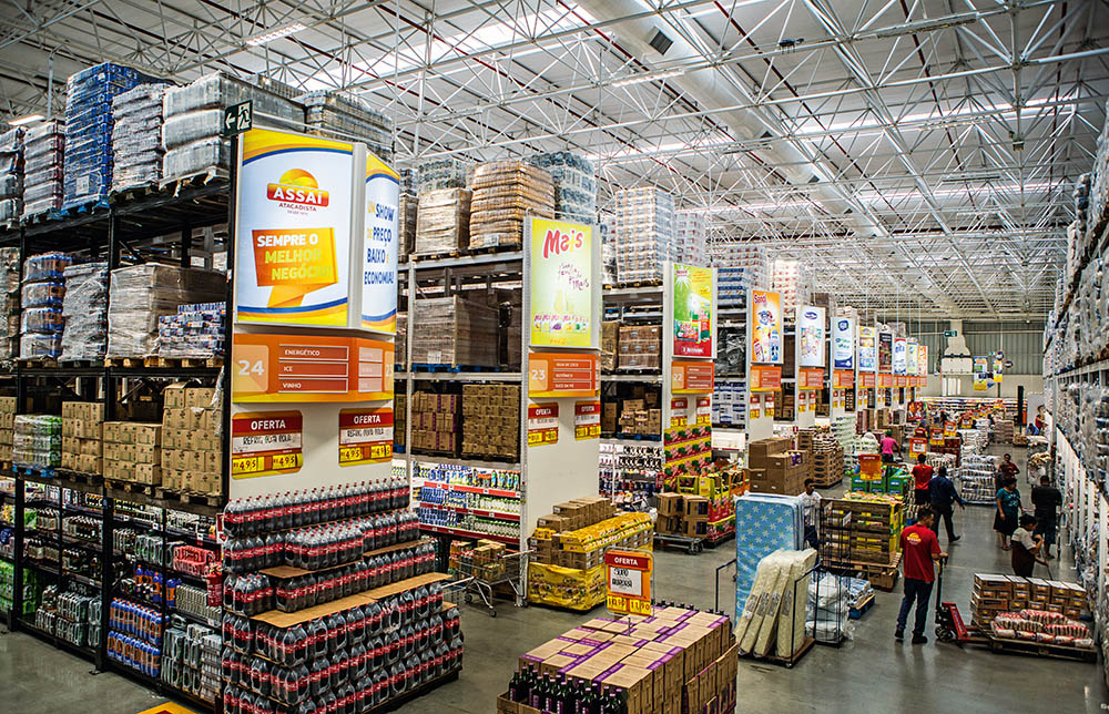 Atacarejos oferecem produtos até 50% mais baratos que a concorrência