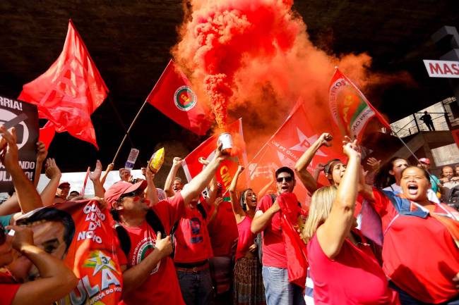 Paulista PT manifestação Dilma